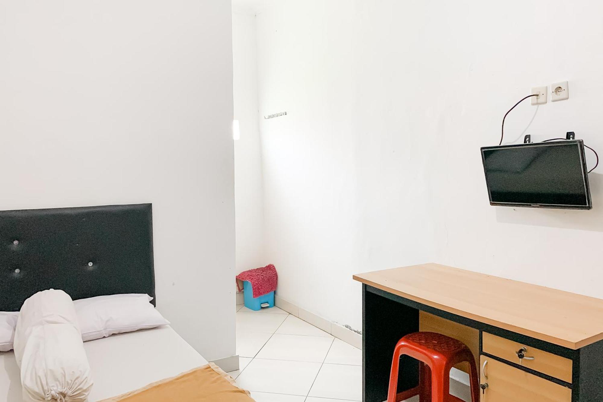 Penginapan Losmen Ayu Pamanukan Redpartner Pamanukan Hilir Dış mekan fotoğraf