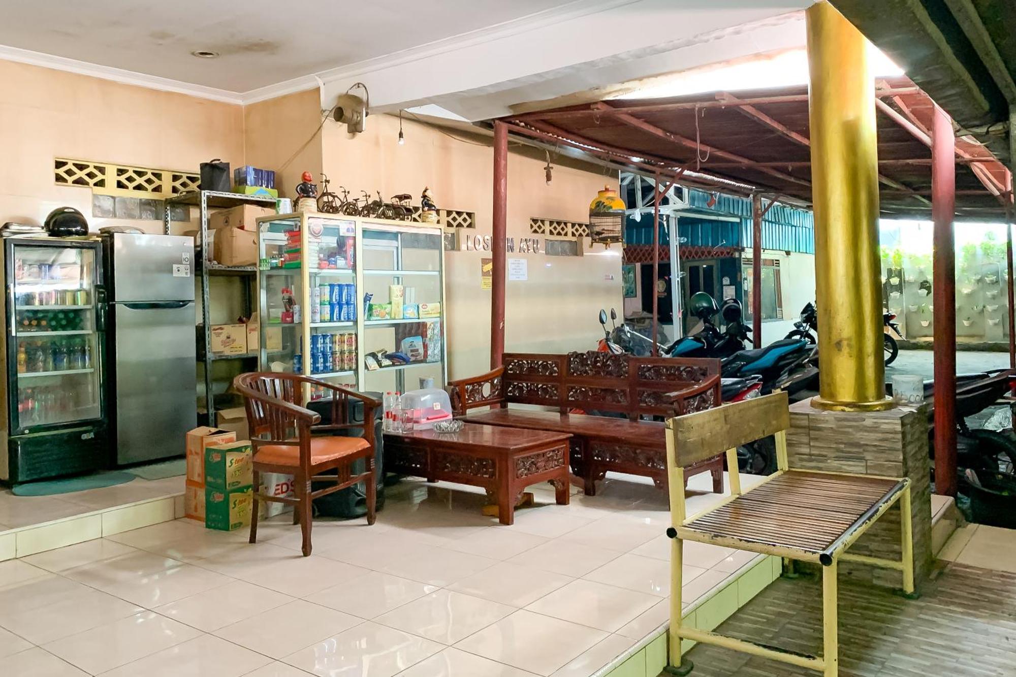 Penginapan Losmen Ayu Pamanukan Redpartner Pamanukan Hilir Dış mekan fotoğraf